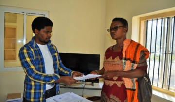 ​WANANCHI WA KATA YA IHUMWA WAENDELEA KULIPWA FIDIA ILI KUPISHA UJENZI WA RELI YA KISASA